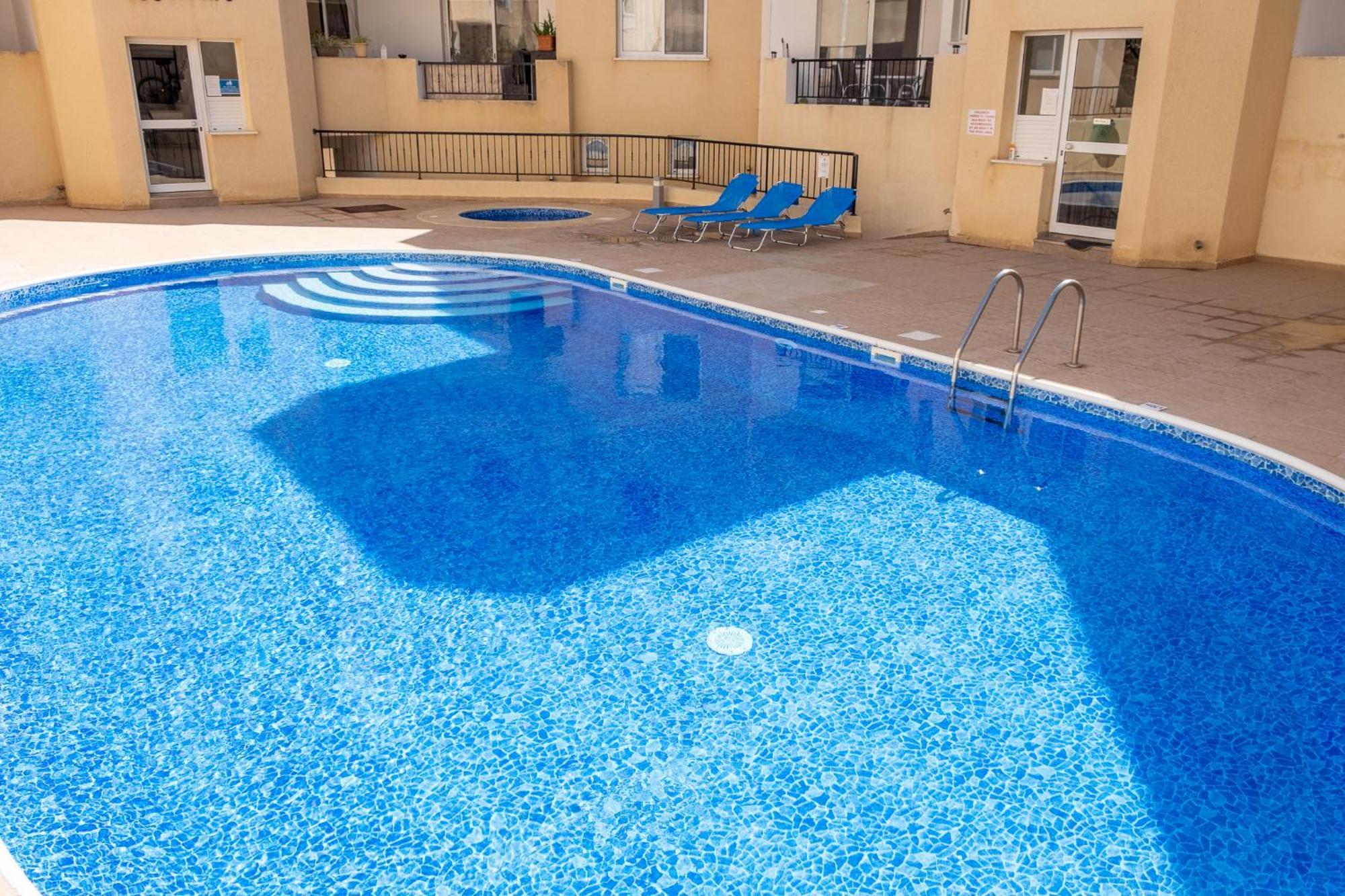 Stylish 2 Bedroom Apartment In Pegia Peyia Bagian luar foto